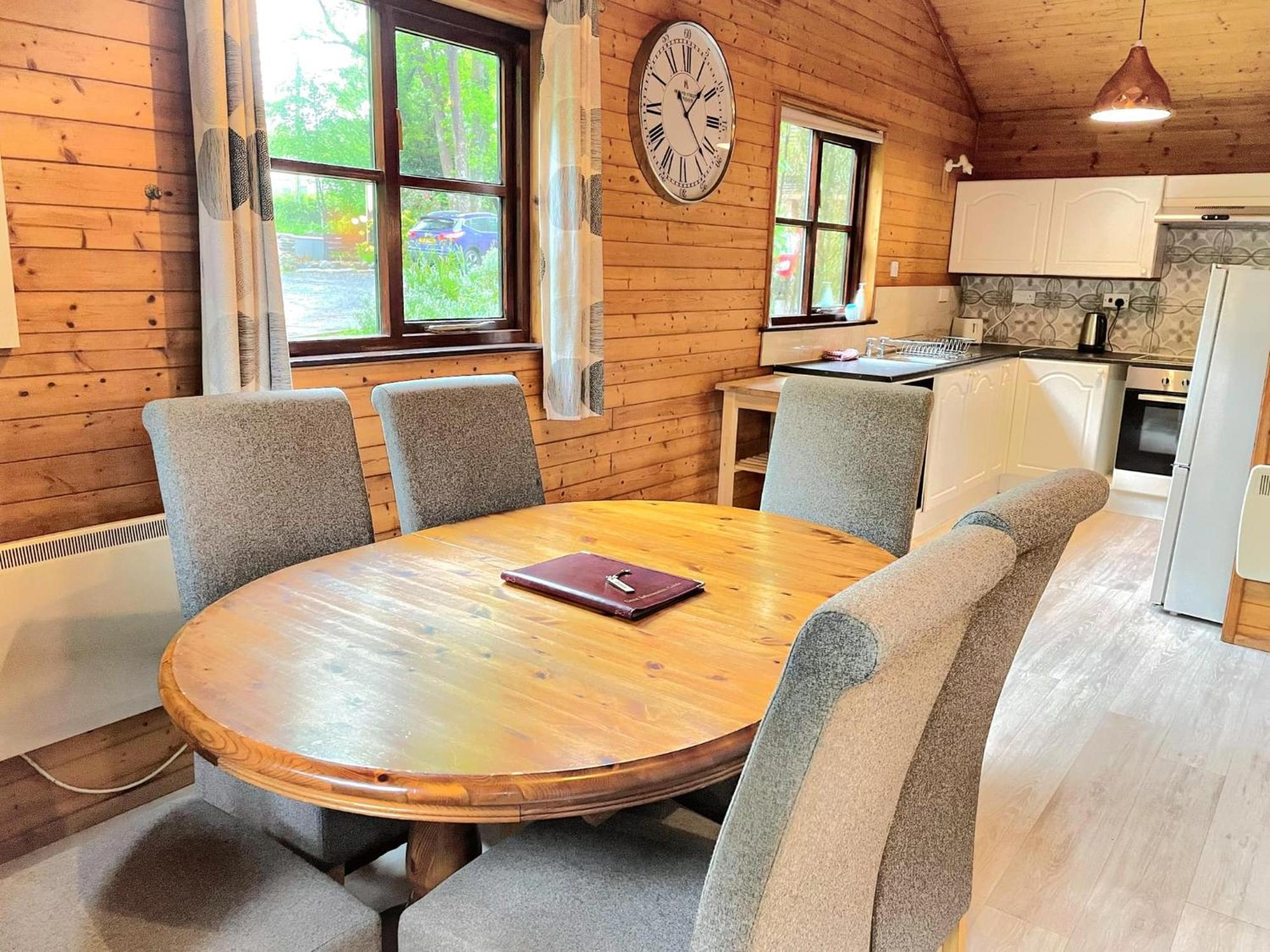 Goldcrest 1-Hot Tub-Woodland Lodges-Carmarthenshire-Tenby Екстериор снимка